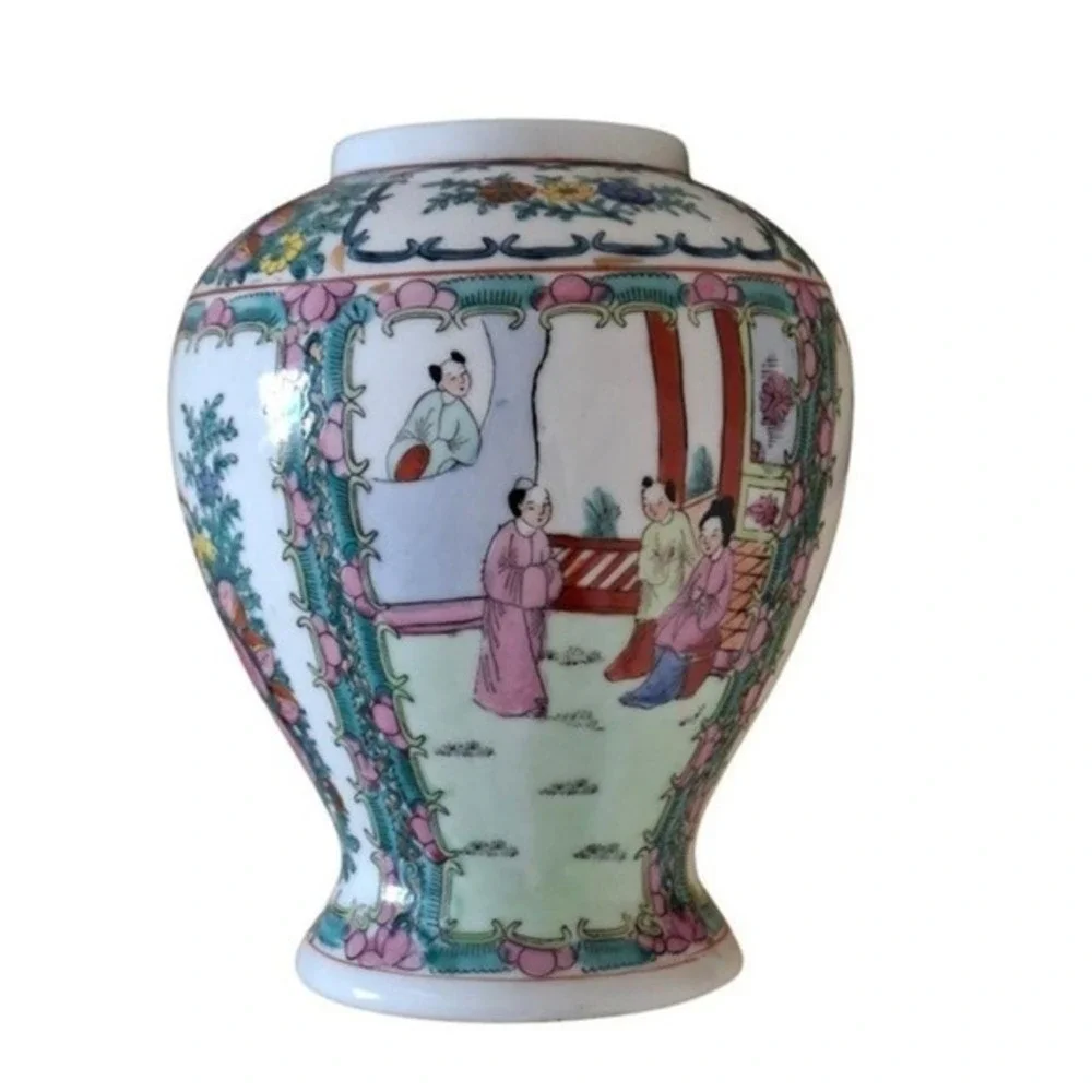 Vintage Chinese Family Rose Medallion Hand-Painted Asian‎ Porcelain Vase